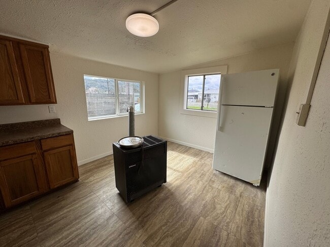 Photo - Small 2 bedroom 1 bath