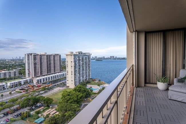 Photo - 11113 Biscayne Blvd Unit 1954