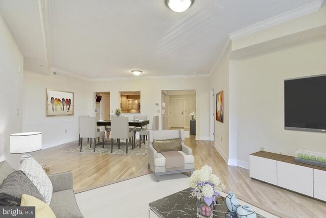 Photo - 502 W Broad St Unit 310