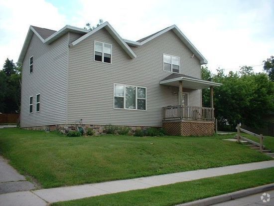 Building Photo - 913 N 11th St Unit LOWER Rental