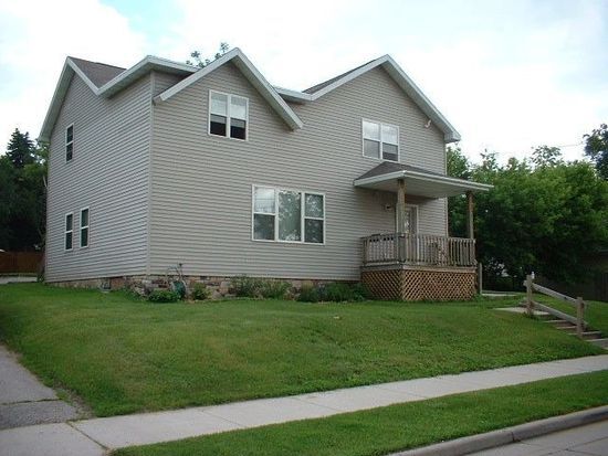 Building Photo - 913 N 11th St Unit LOWER Rental