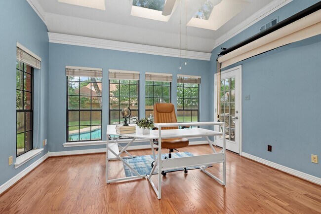 Photo - 3 Warbler Pl