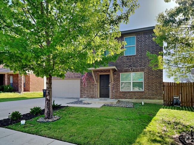 Building Photo - IMMACULATE HOME IN WEST FORT WORTH!