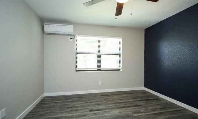 Photo - 5201 Crawford St Unit 11