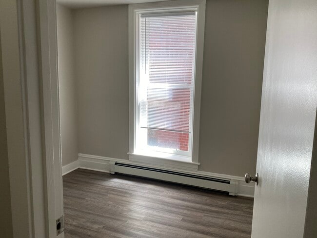Hill Cafe Apartments