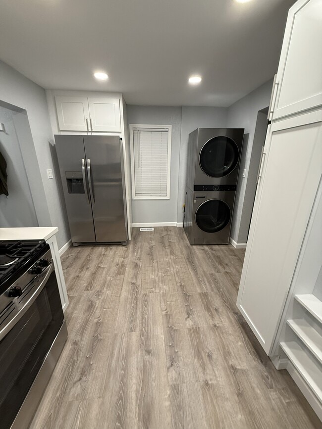 Photo - 1040 3rd Ave