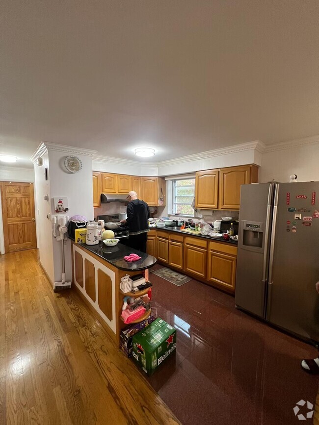 Building Photo - 144-48 28th Ave Unit 1F Rental