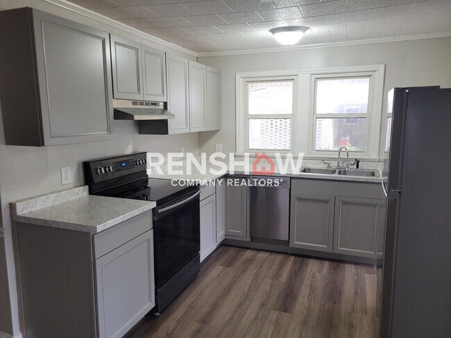Photo - 150 N Poplar St