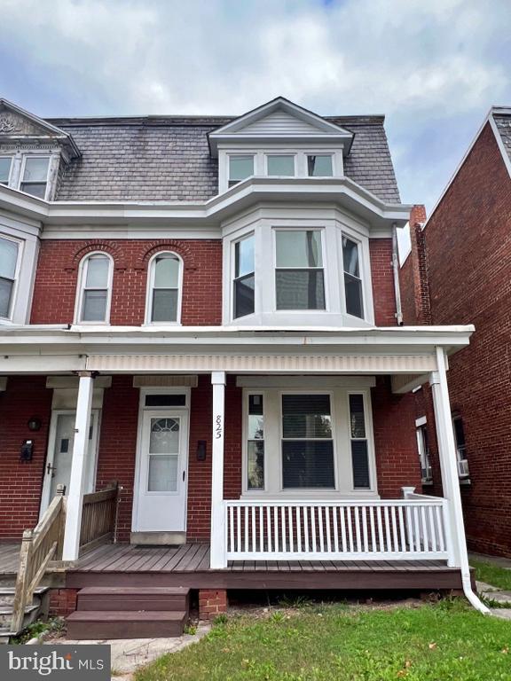 Building Photo - 825 N George St Rental
