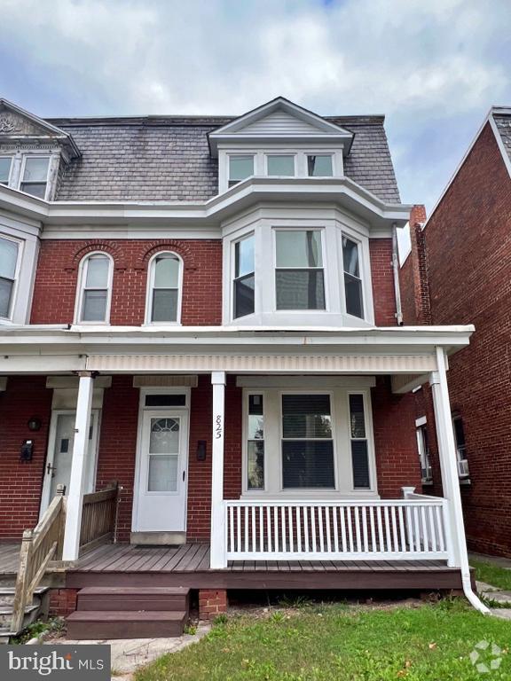 Building Photo - 825 N George St Rental
