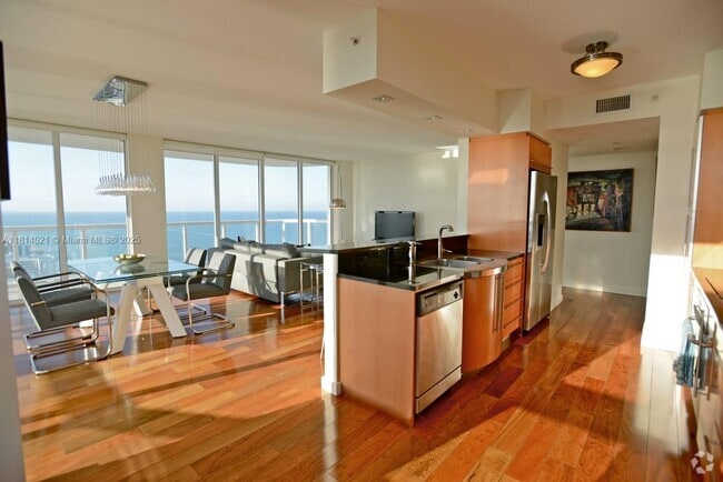 Building Photo - 6365 Collins Ave Unit 3908 Rental