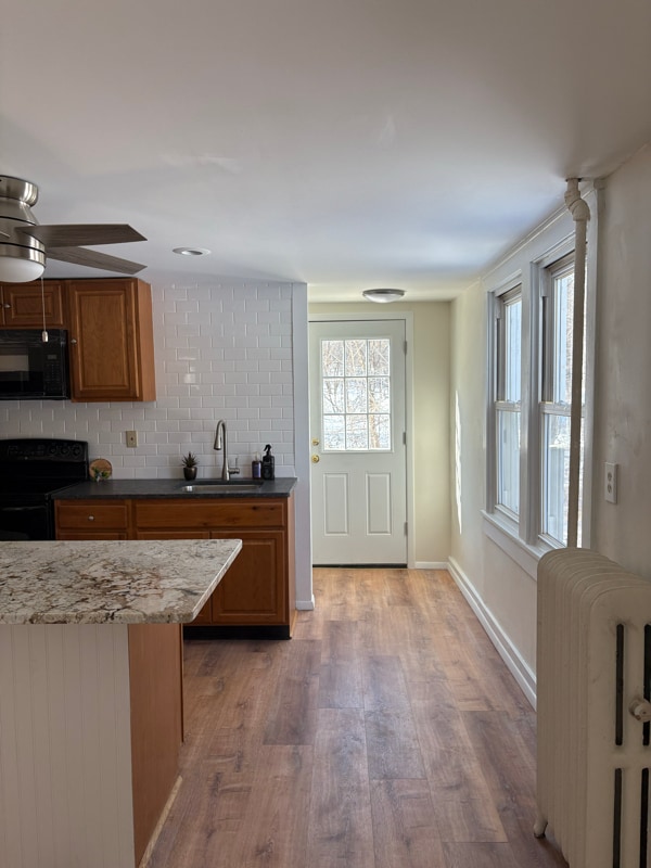 Photo - 838 Hallet Rd