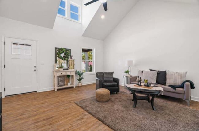 Photo - 629 Spencer Ave