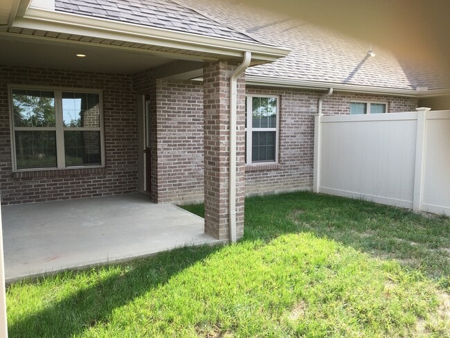 Photo - Laurel Creek Apts, 2225/2227 Shamrock Ln Unit 2227 Shamrock Ln.