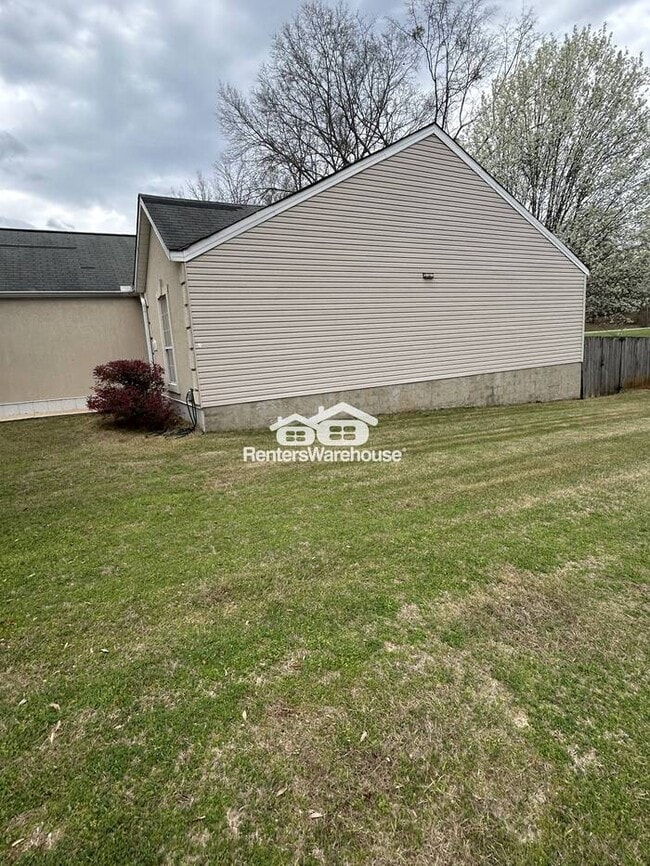 Photo - Adorable cottage 2 bedroom 2 bath with a 2 car garage