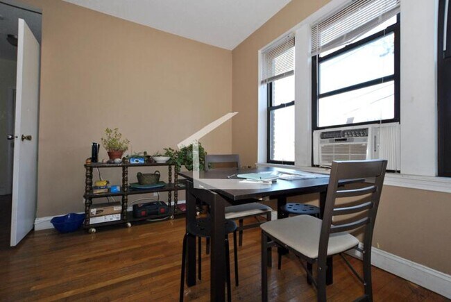 Photo - Great Deal On A 2 Bed In Brighton! Steps F...