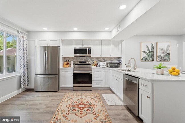 Photo - 205 Woodside Cir