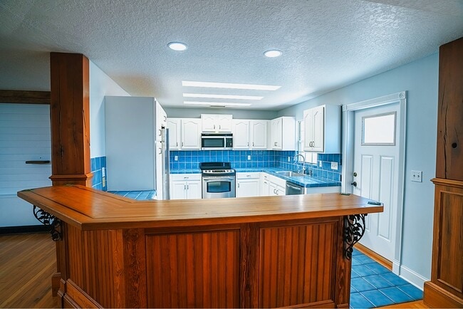 Photo - 601 Palm Tree Rd