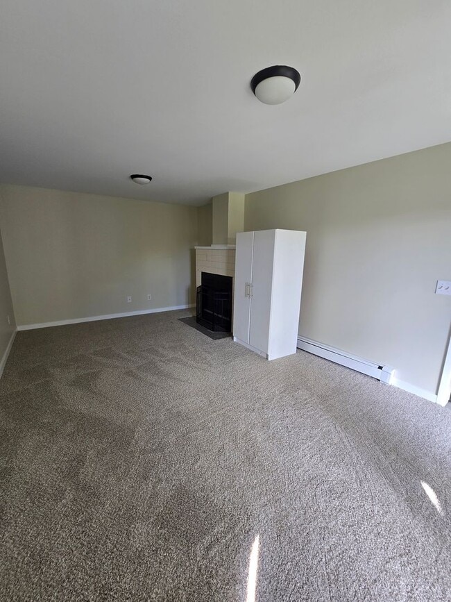 Photo - Amazing 3 bed with option for 4th bedroom ...
