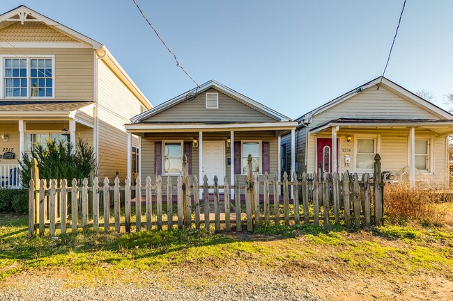 Photo - 2214 Perry St
