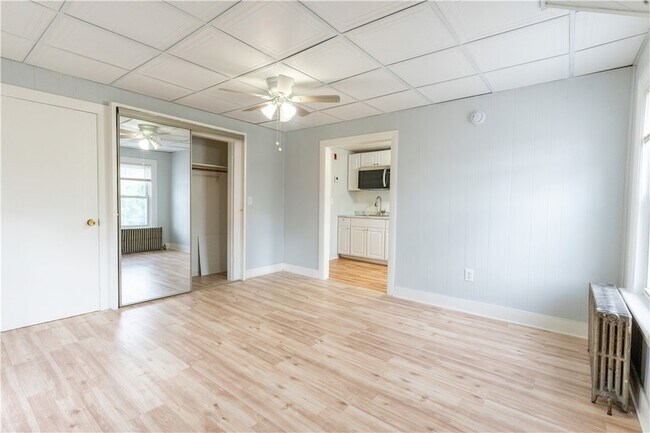 93 Warren Ave