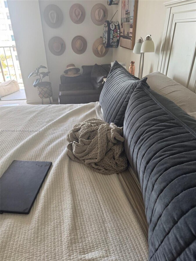 Photo - 2625 Collins Ave Unidad 1702