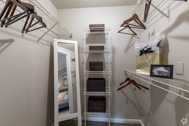 1HAB, 1BA - 708SF - Westmount at Eldridge