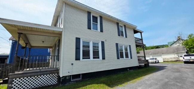 Photo - 198 Broadway Unit 1