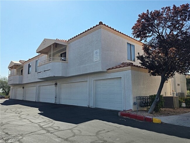 Building Photo - 8452 Boseck Dr Rental