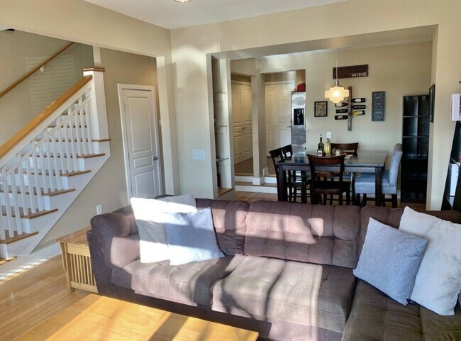 Photo - 2 BEDROOM 2.5 BATH TOWNHOME WITH DOWNTOWN ...