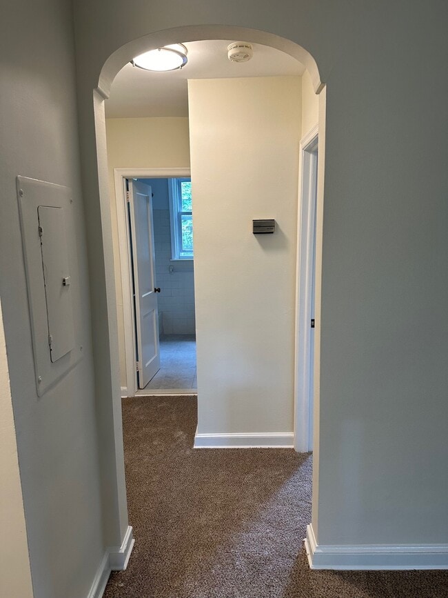 hall to bathroom - 500 E Lancaster Ave Unit Saint Davids Park 1BR