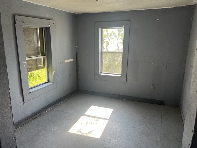 Photo - 507 N 6th St