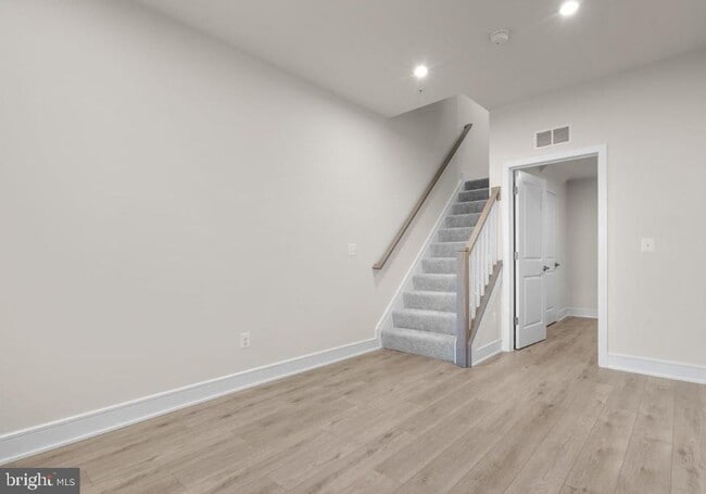 Photo - 21764 Dollis Hl Ter