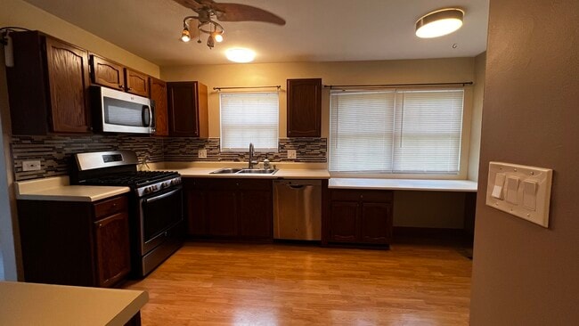 Photo - 418 Ascot Ln