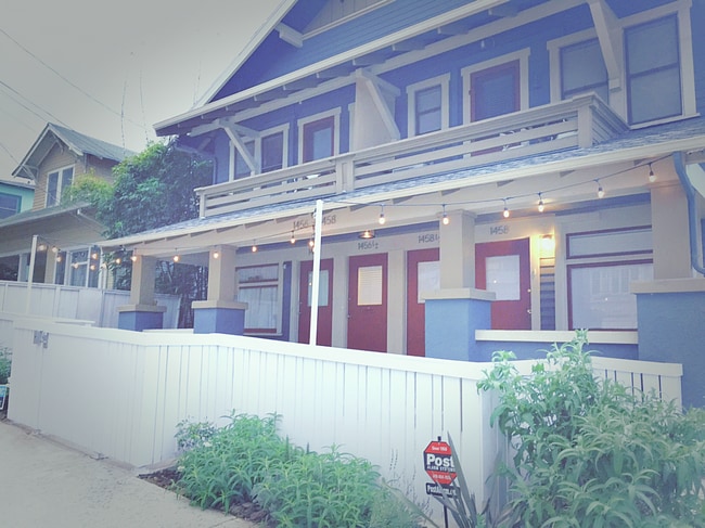 Building Photo - A Charming 2 Bed / 1 Bath with Bonus Space in Prime Echo Park Location Unit 1456