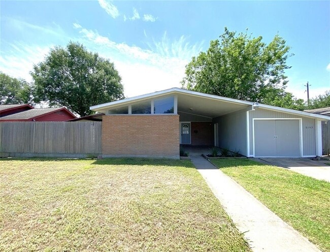 Photo - 6143 Grape St House