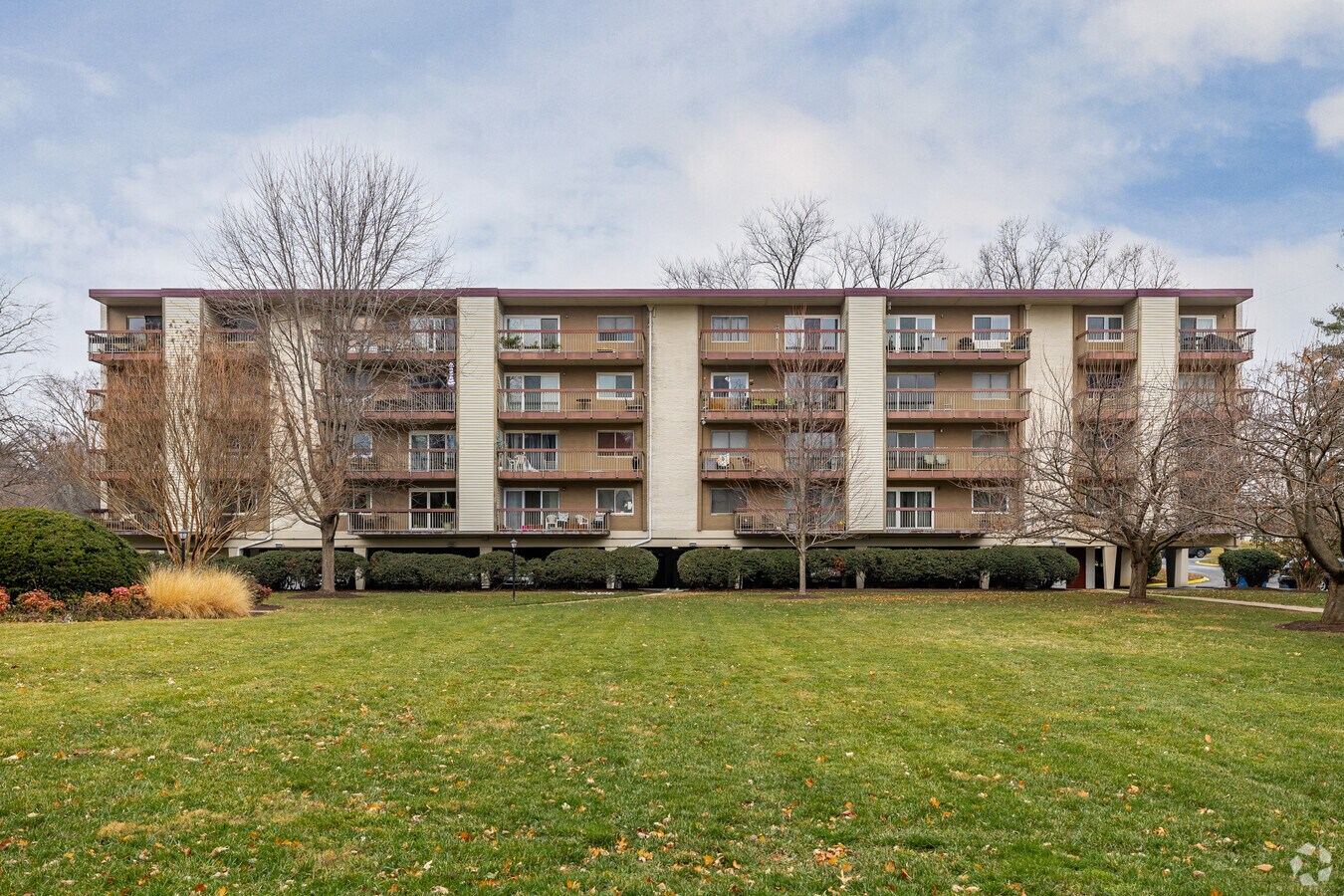 10320 Westlake Dr - West Spring Apartments