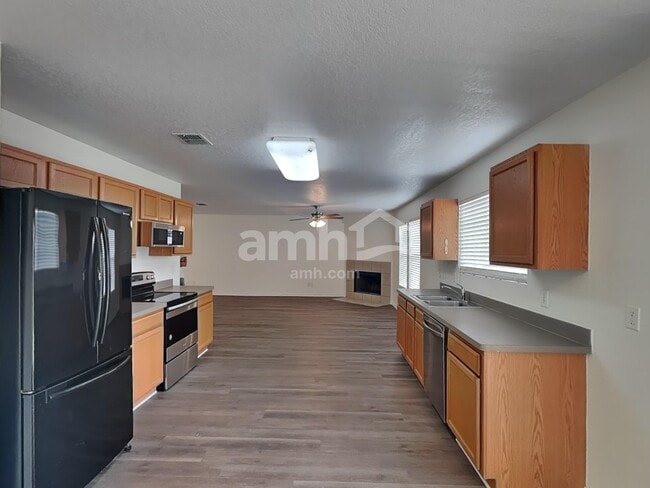 Photo - 629 Northhill Cir