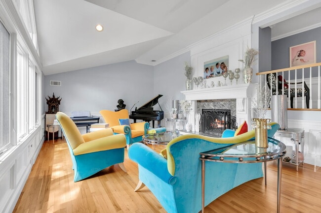 Photo - 16 Bingham Hill Cir