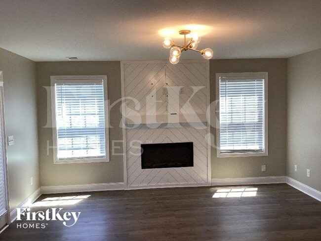 Photo - 473 Woodtrace Dr