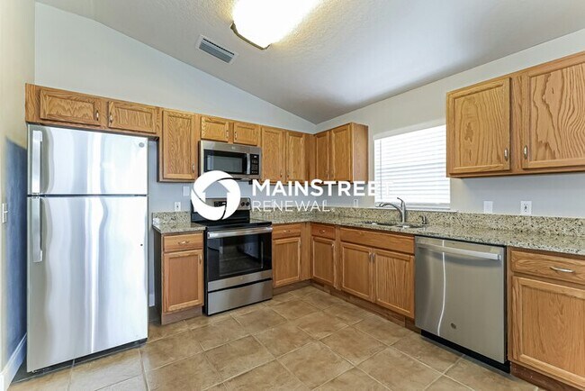Photo - 3 Bedroom Pet-Friendly Home in POINCIANA, FL with Main Street Renewal
