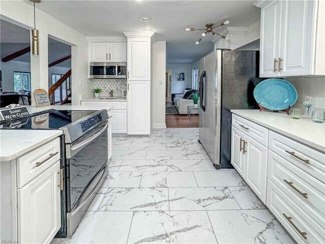 Photo - 557 Susan Constant Dr