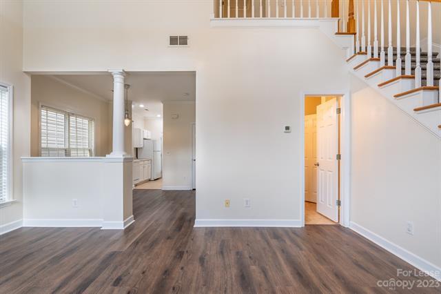 Photo - 722 Tavern Ct