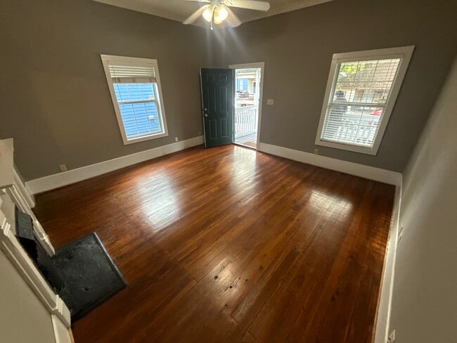 Photo - 1003 Curran St NW