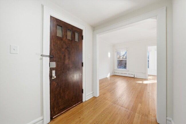 Photo - 5212 S Ingleside Ave Unidad 2