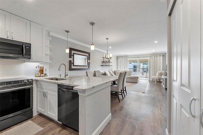 Building Photo - 4230 Deste Ct Unit 305