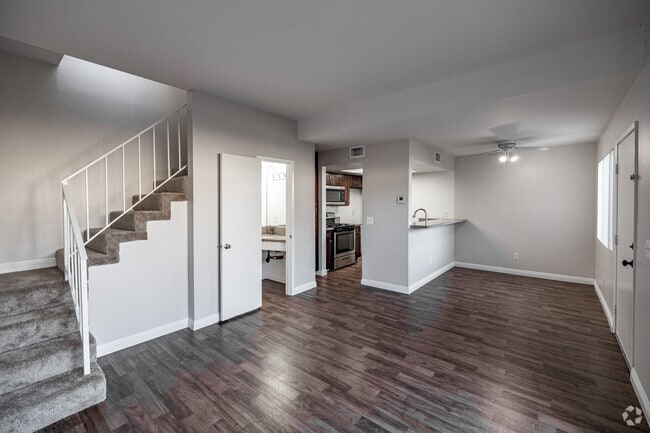 2BR, 2BA - 950SF - Living Room - Gilbert Court Apartments