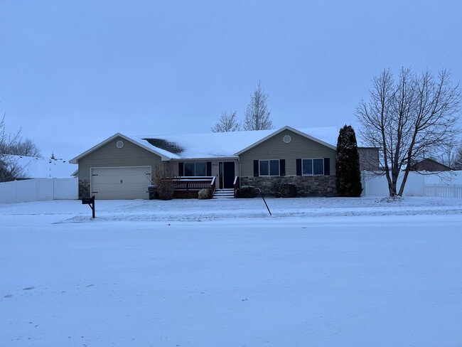 Building Photo - 3700 Merlin Dr Rental
