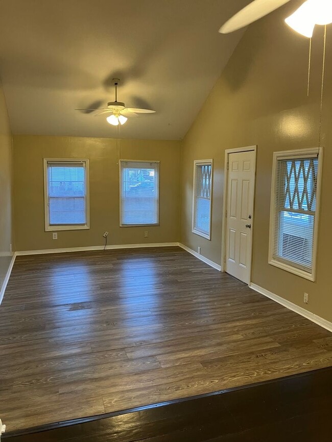 Photo - 3 bed 1 bath single family home