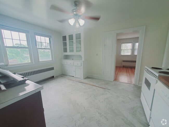 Building Photo - 15 Robin St Unit 2 Rental